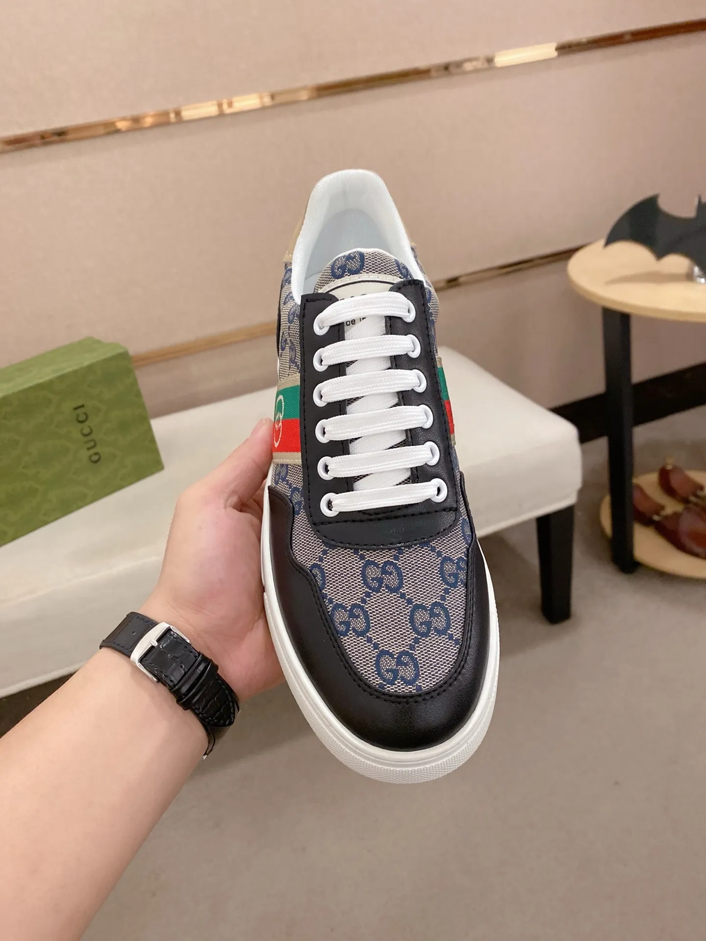 Men's clothing and shoes💰:440💰 (GUCCI) The latest model from the official website 🎁🎁Casual and fashionable men's shoes👟, hot style 💥The version is simple and elegant, exclusive for trendy men. Unique official website latest brand elements 👑Gucci original decoration, fashionable and generous, the fabric is original cowhide ✅sheepskin lining, the official website specifies wear-resistant casual outsole, the classic model is taken in kind at the counter🎬38-44 (45 is not returned or exchanged)